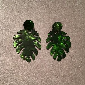 Palm Tree Earrings 💕